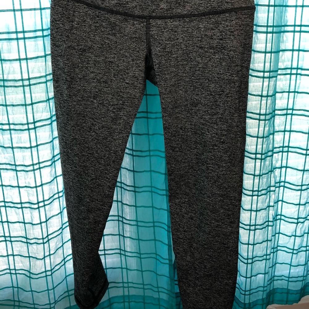 Victoria Secret cropped grey leggings